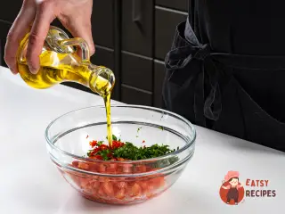Крок 12: Котлети з капустою з гострим соусом