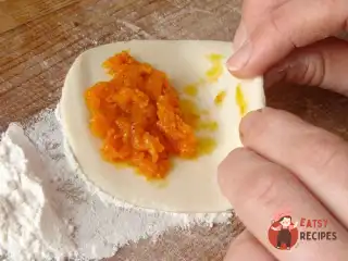 Казахські манти з гарбузом