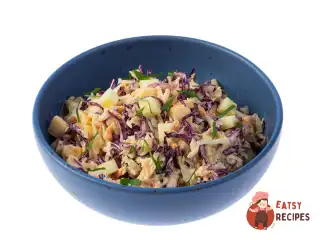 Вітамінний салат з ананасом