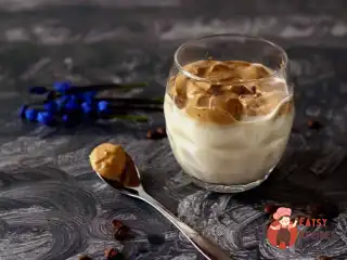 Кава з вершковим лікером