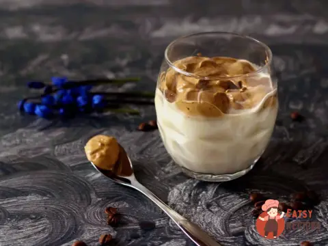 Кава з вершковим лікером