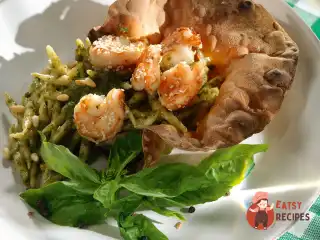 Трофіє з песто та креветками