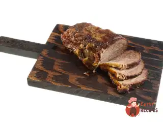 Запечена в духовці яловичина