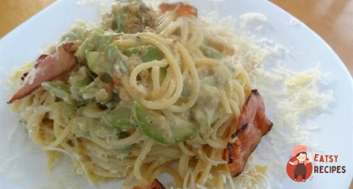 Паста карбонару з кабачками