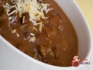 М'ясний суп-пюре з яблуками та помідорами.