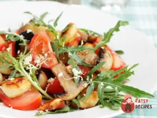 Салат з копченої курки з печерицями