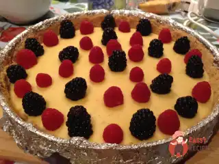 Ванільний чізкейк з ягодами на водяній бані