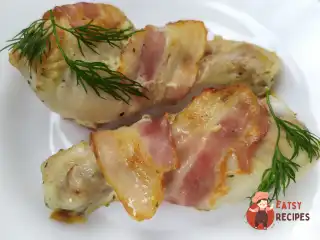 Курячі гомілки в беконі
