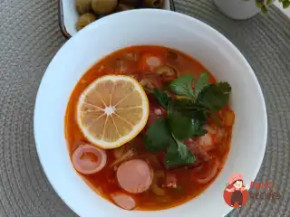 Солянка м'ясна