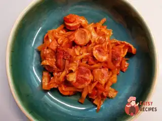 Солянка з сосисками