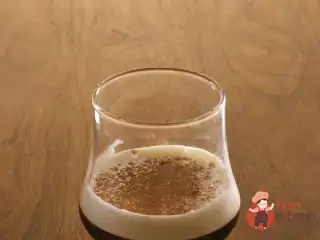 Коктейль "Білий російський" (White Russian)