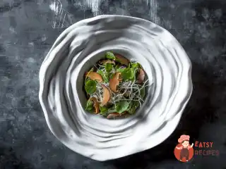 Салат з маринованими грибами шиїтаке