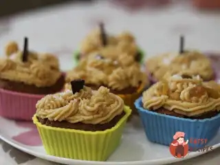 Капкейки з арахісовим маслом та арахісом