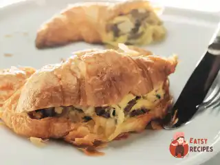 Круасани з омлетом а-ля Аньєс Сорель