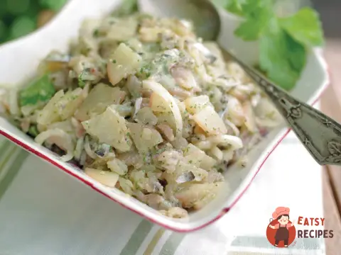 Картопляний салат з тюлькою або квашеною капустою