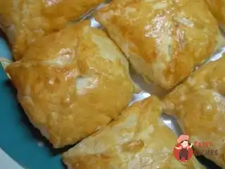 Курячі філе з морквою та спеціями, запечене в листковому тесті