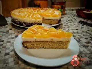 Бісквітний торт з мандаринами в желе