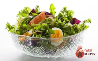 Салат З Листя Кульбаби З Помідорами Чері
