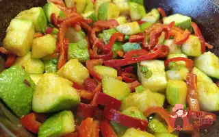 Тушковані Кабачки З Болгарським Перцем