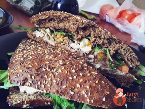 Низькокалорійний сендвіч із тунцем