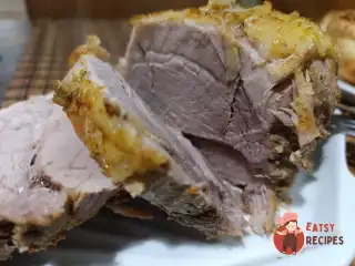 Свиняча лопатка у фользі