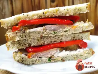 Сендвіч із бужениною та запеченим перцем