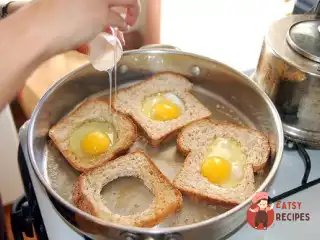 «Яйце в кошику»