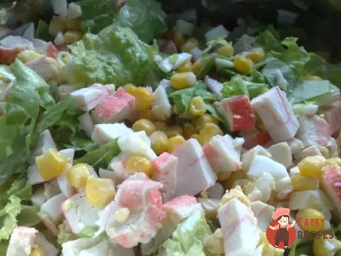 Хрумкий крабовий салат