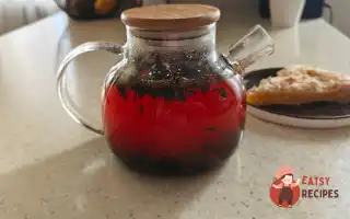 Чай з шипшиною та смородиною