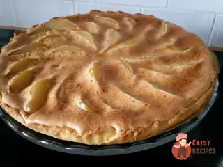 Грушевий тарт із яєчним кремом