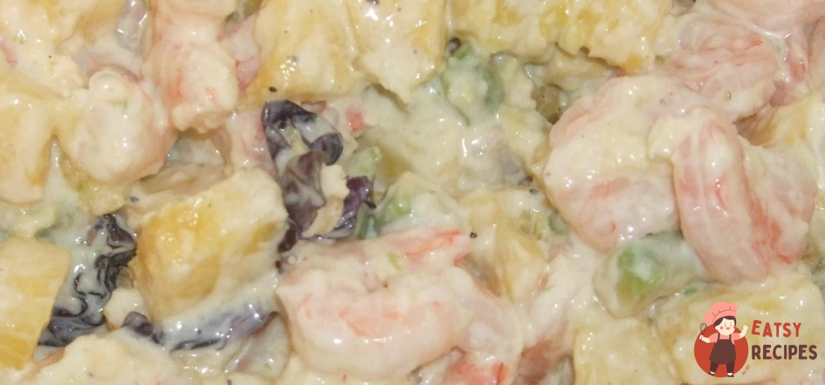 Салат з королівських креветок з ананасом та пармезаном