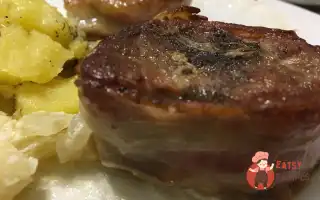 Свинячі Медальйони З Цибульним Соусом