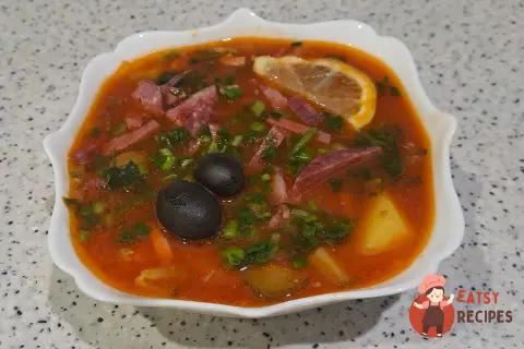 Солянка з ковбасою