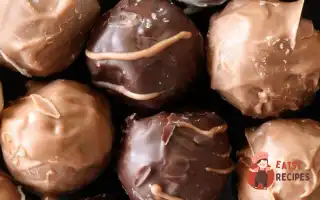 Арахісові Кульки З Повітряним Рисом У Шоколаді Та Ірисках.