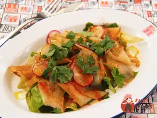 Салат із карпаччо з копченої курячої грудки від Chicken Run