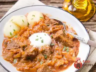 Ледаче м'ясо з квашеною капустою по-німецьки