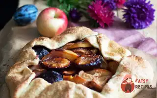Осіння Галета Зі Сливами, Персиками Та Яблуками