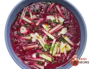 Суп з буряка з козячим сиром