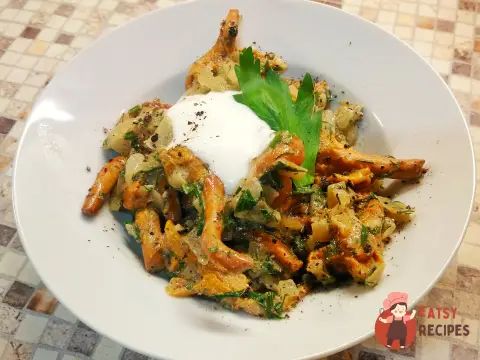 Лисички у сметані