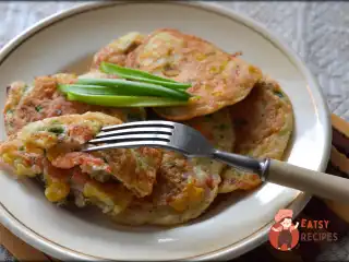 Оладки з креветками та кукурудзою