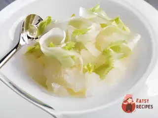 Лимонне парфе з гранітою з шампанського та селери