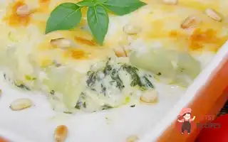 Каннеллоні Зі Шпинатом І Сиром Під Соусом Бешамель