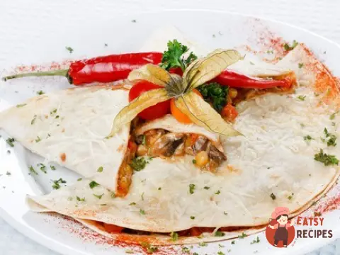 Кесаділля з цукіні, чорною квасолею та кукурудзою