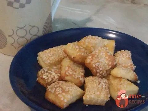 Сирне печиво з кунжутом