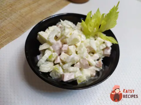 Салат із селери та копченої курки