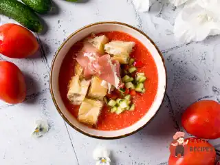 Томатний суп з мигдалем