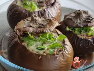 Фаршировані круглі баклажани