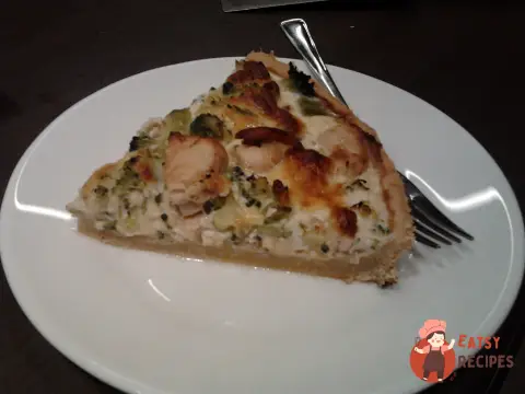 Кіш з куркою та брокколі