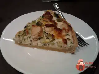 Кіш з куркою та брокколі
