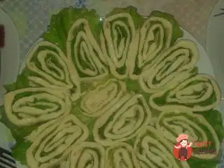 Рулет із лаваша з сиром